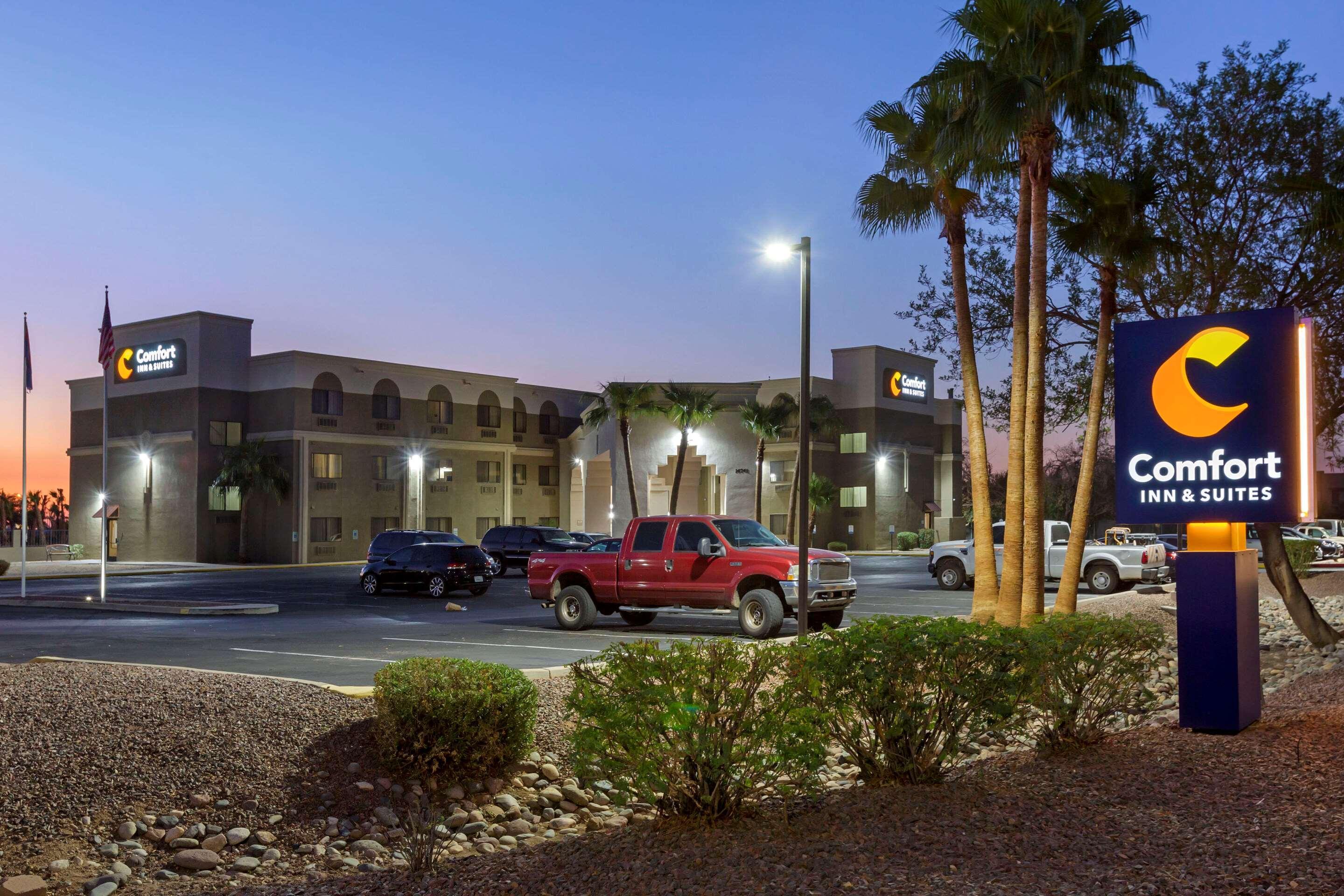 Comfort Inn & Suites Surprise Near Sun City West Bagian luar foto