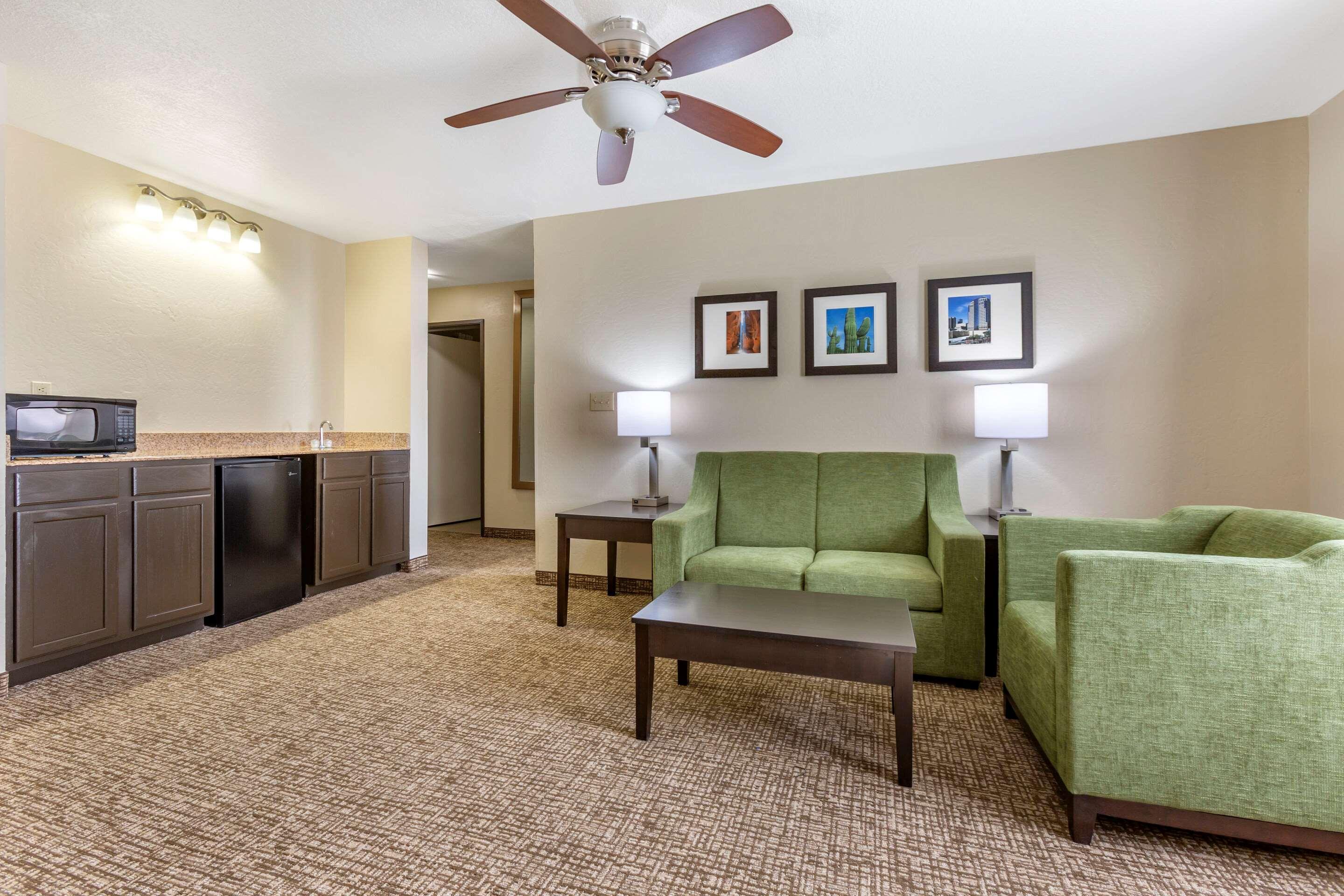 Comfort Inn & Suites Surprise Near Sun City West Bagian luar foto